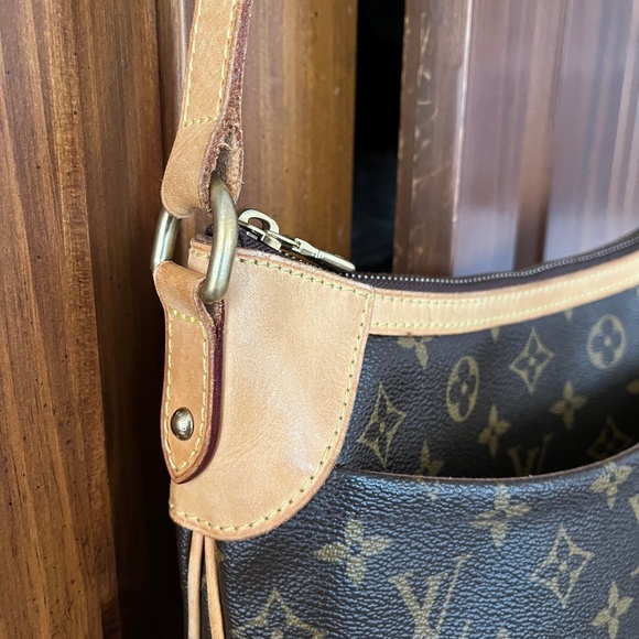 Louis Vuitton Odeon PM Handbag - Picture 16 of 16